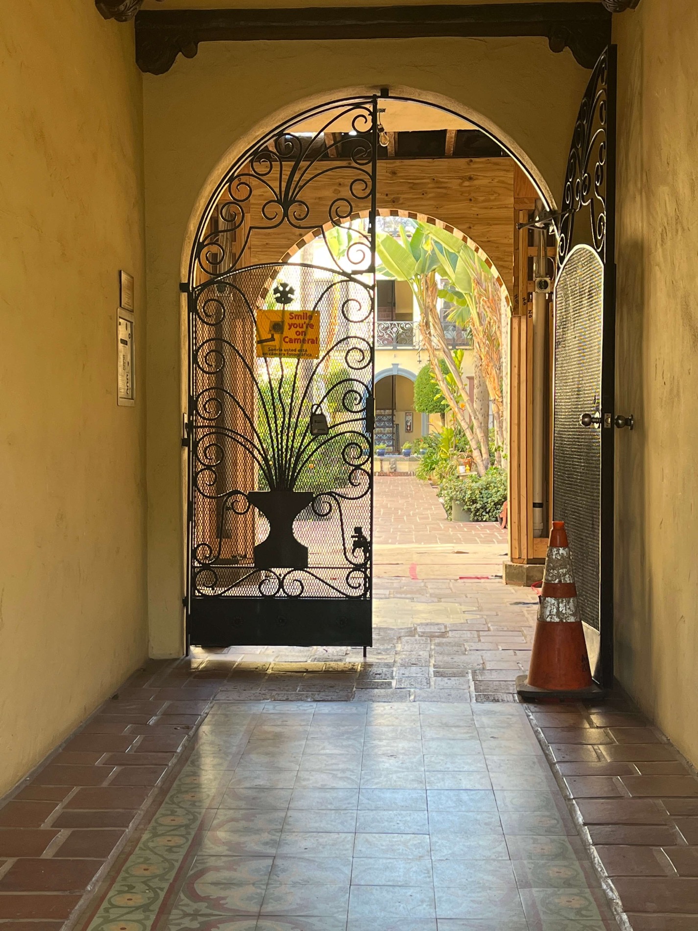 Stucco Repair & Painting
