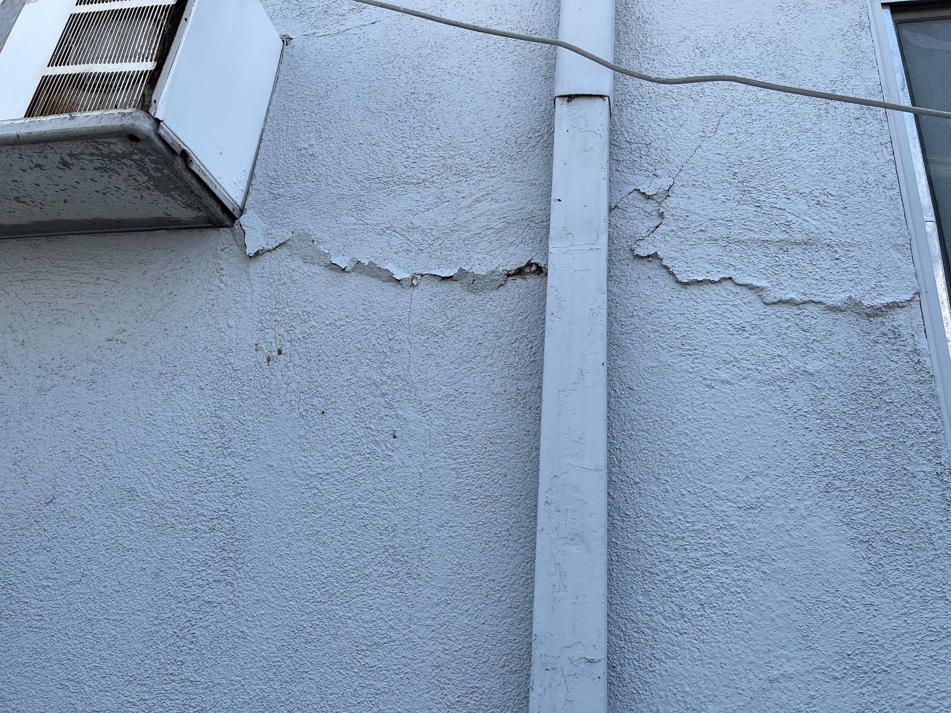 Stucco Repair & Painting