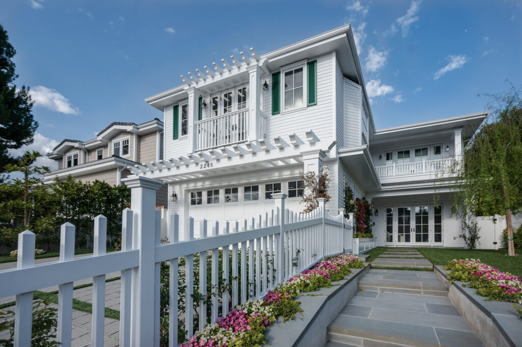 PAR Custom Homes Project Management - Luxury Home Exterior